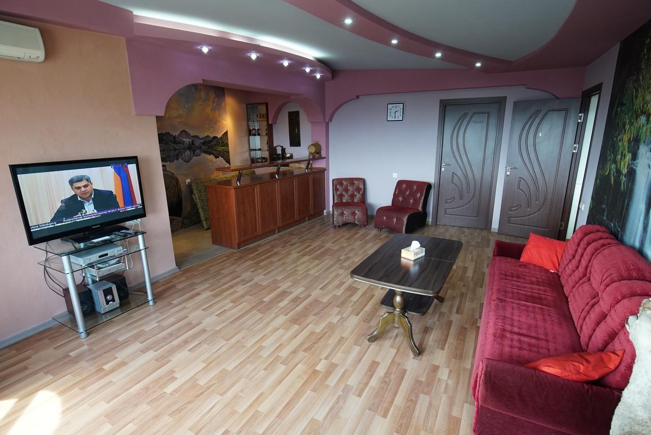 Nice House In The Heart Of The City Erévan Extérieur photo